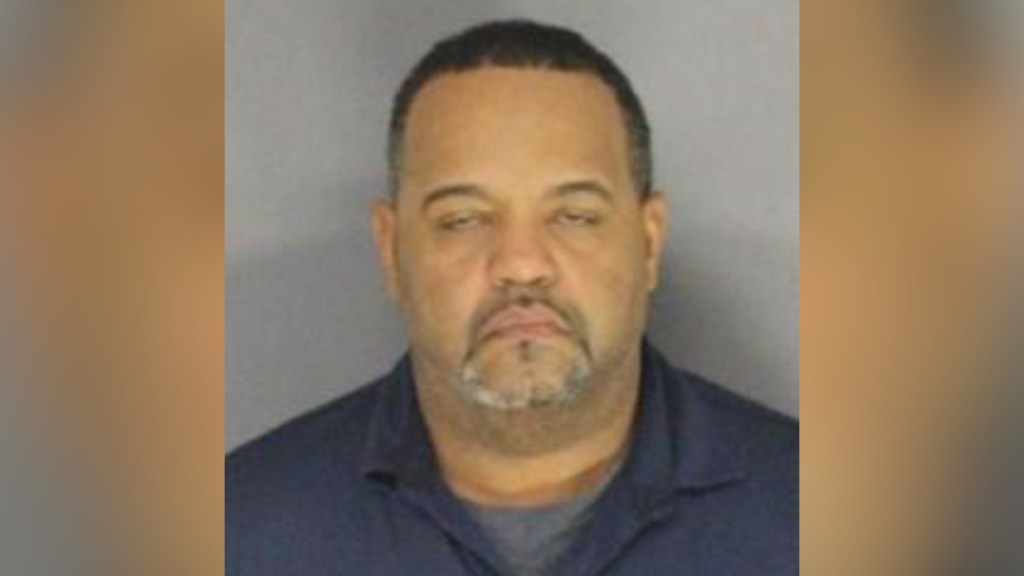 NJ man posed as ICE agent to rob two people, police