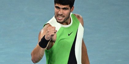 Australian Open, Alcaraz travels fast: 3-0 against De Minaur, in the semi-final he will find Zverev