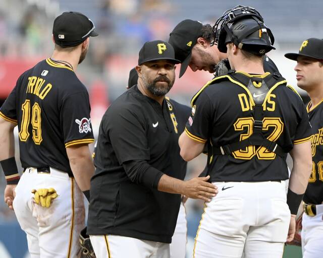 Source: Pirates won't renew contracts of pitching coach Oscar Marin, 3rd base coach Mike Rabelo