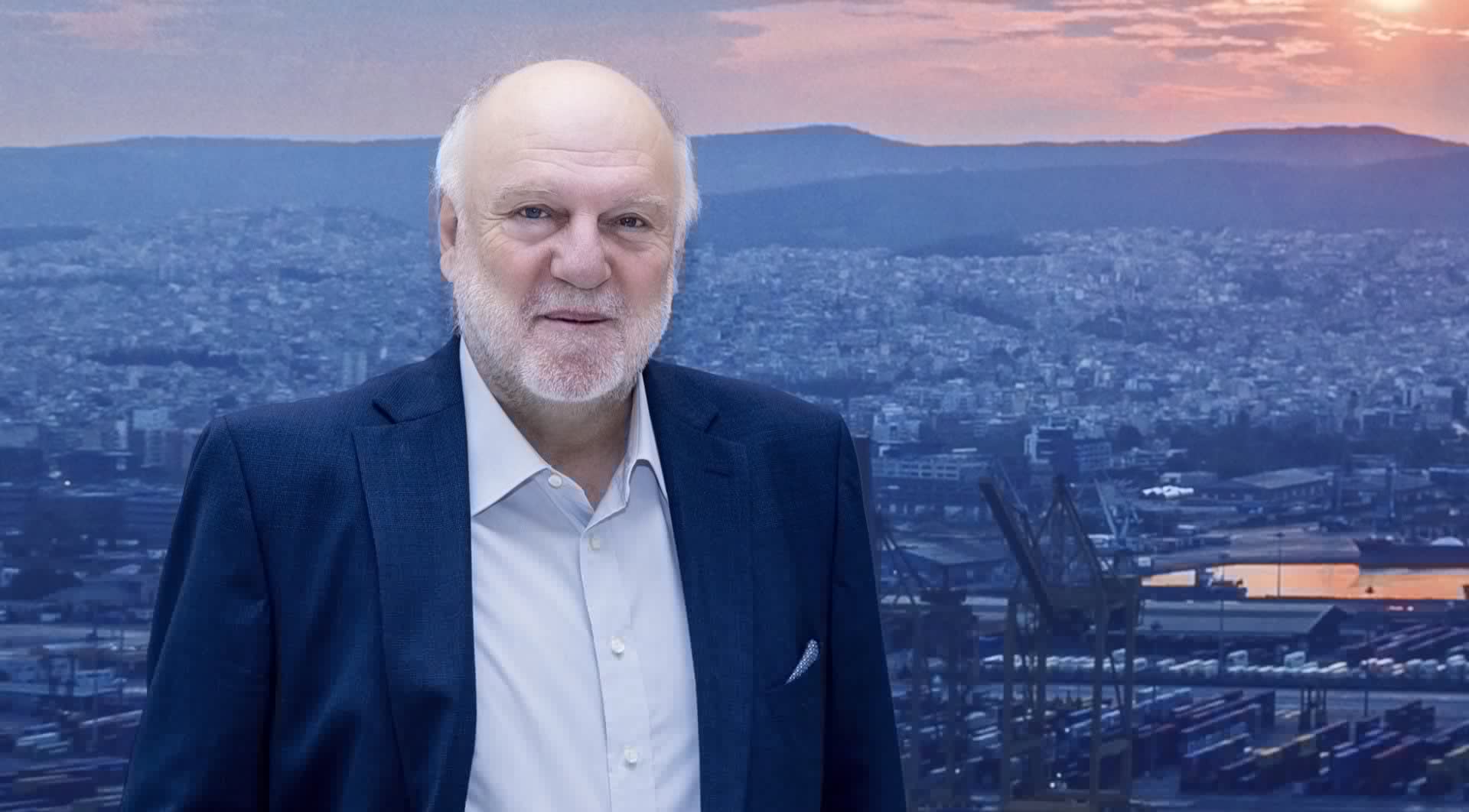 Πρώτη προσέγγιση του «Regatta» στο λιμάνι της Θεσσαλονίκης