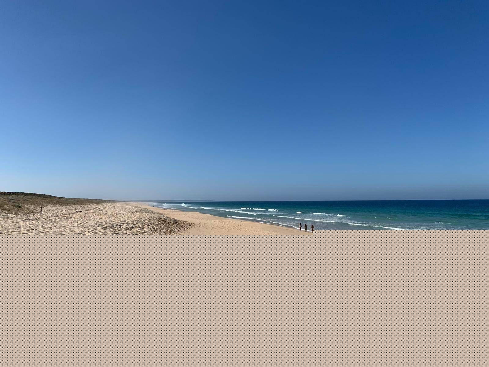 Vacanze al mare, l'effetto-trappola della sabbia: dalle passeggiate ai racchettoni ecco le insidie della vita da spiaggia