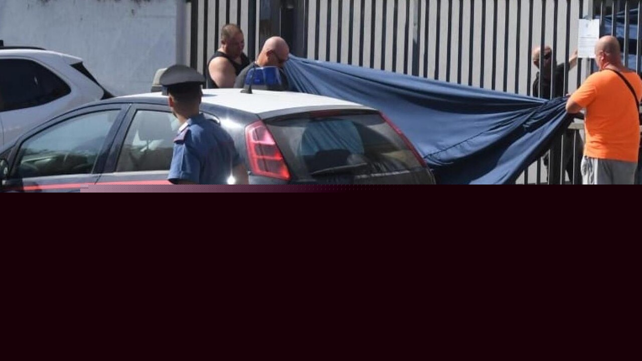 Incidente sul lavoro a Carrara, muore schiacciato da lastre di marmo