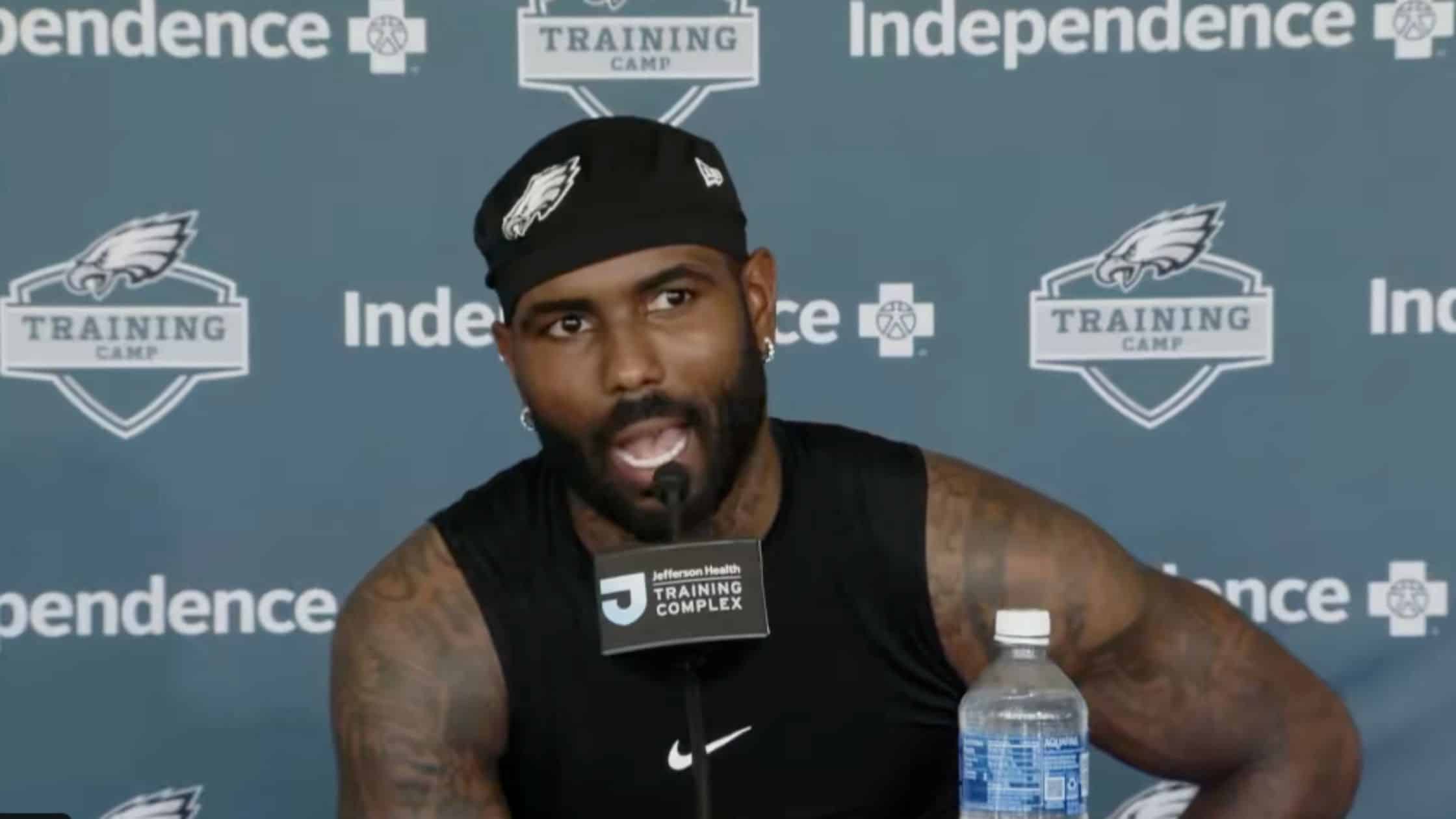 WATCH: Elijah Moore refuses to take the bait on a stupid question about AJ Brown