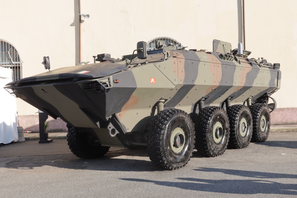 Seafuture 2025 – IDV details the Italian Navy 8×8 amphibious vehicle programme