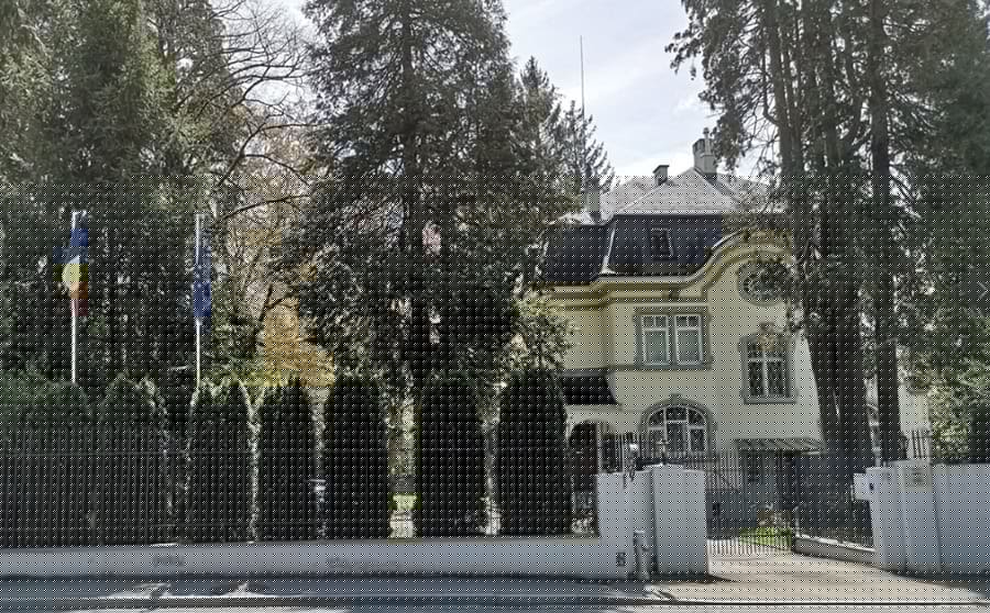 Un dispozitiv incendiar improvizat a luat foc lângă Ambasada României în Elveția