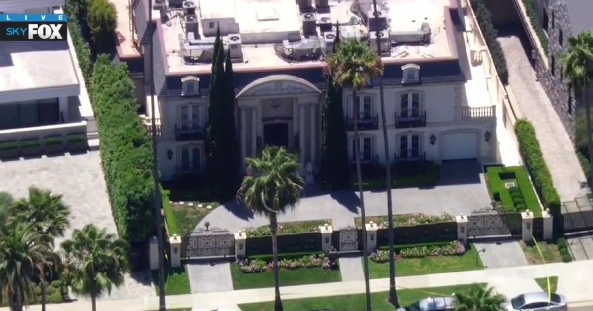 FBI executes search warrant at Beverly Hills mansion