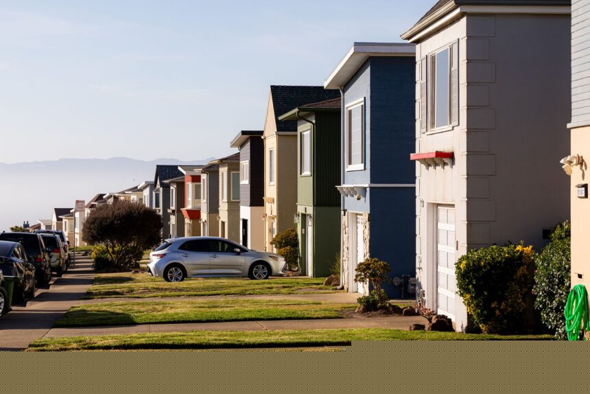 Mortgage rates climb to highest level in a year