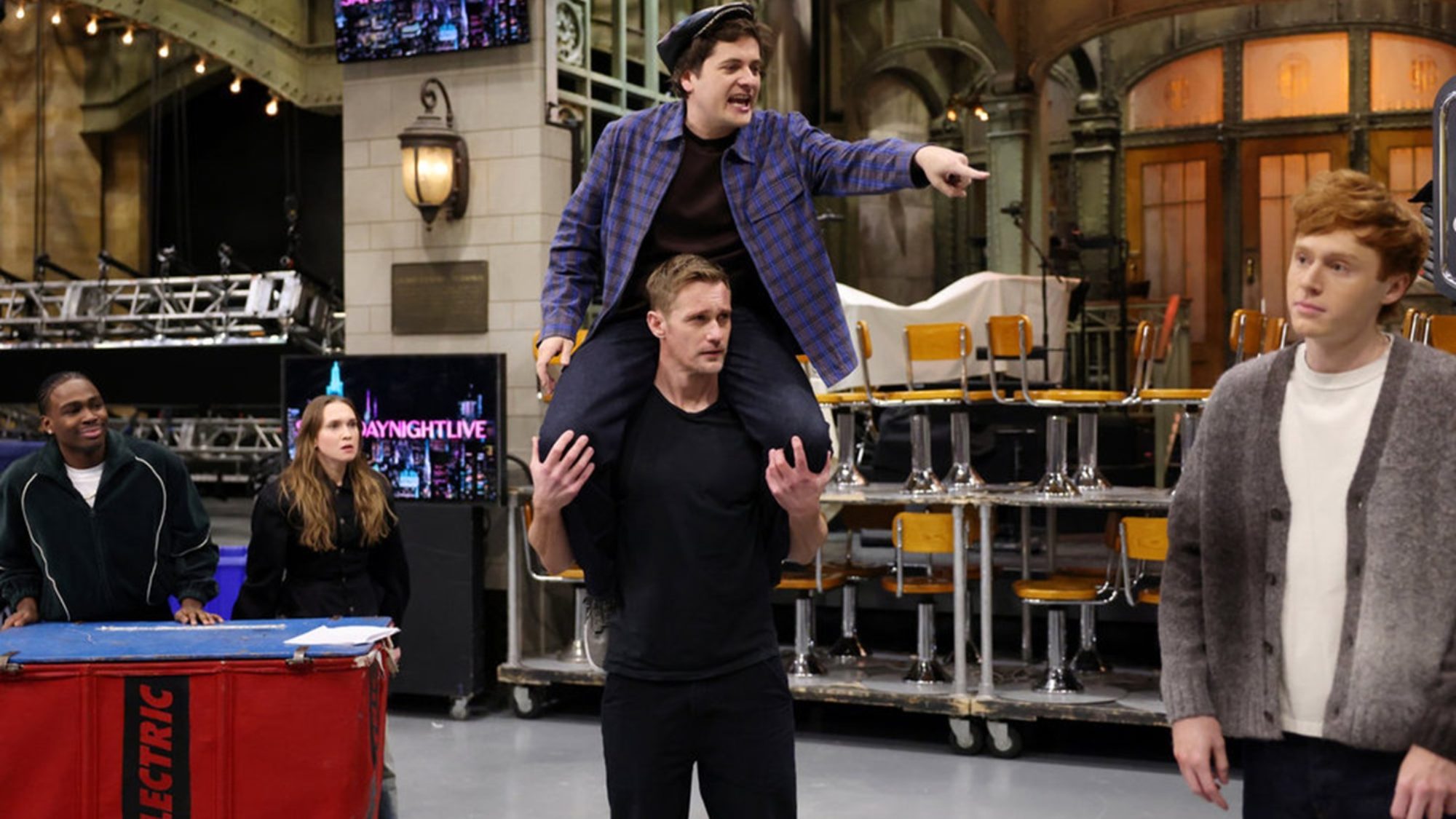 SNL Cast, Host Alexander Skarsgard Check In From Read-Thru