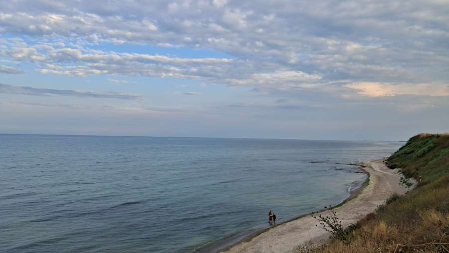 40 de copii și aparținători refugiați din Gaza descoperă surfingul la Marea Neagră