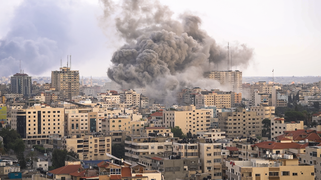 Trump Pushes Israel to Halt Gaza Bombing After Hamas Agrees to Hostage Deal Terms