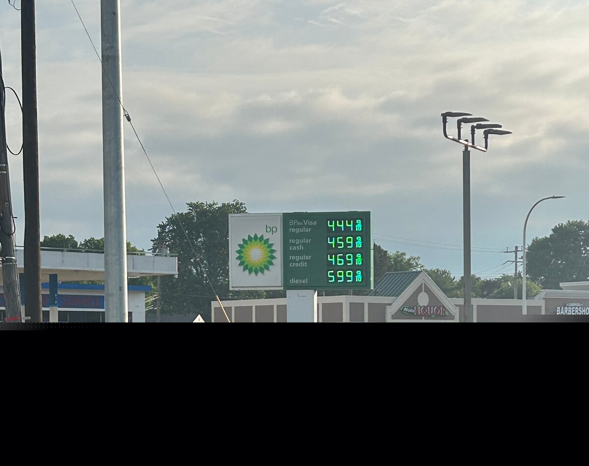 New report shows Democratic-led states have substantially higher gas prices