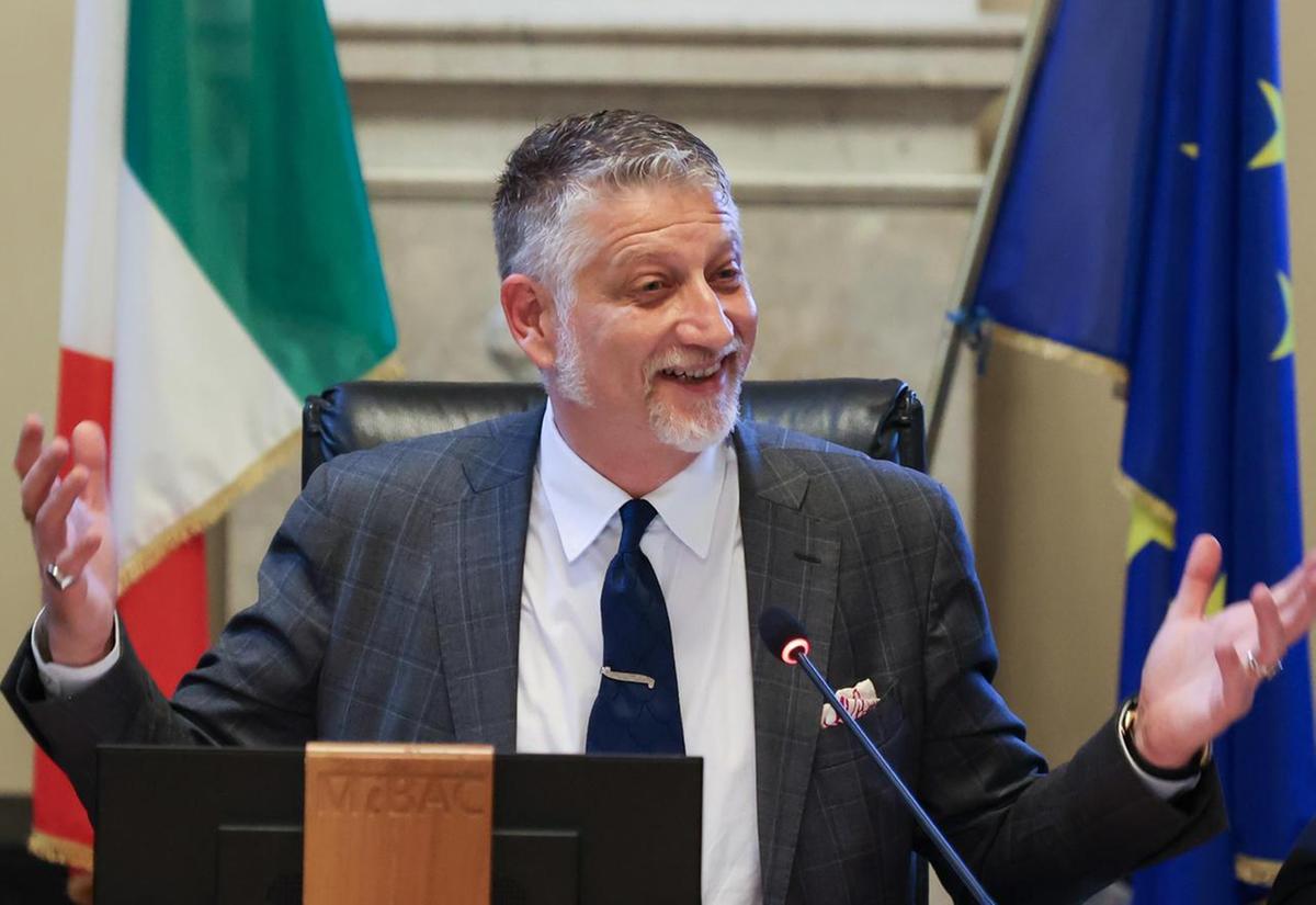 La missione del ministro. Giuli tra Pieve e affreschi. Poi lancia il centrodestra