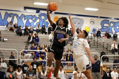 La Mirada boys basketball clinches Gateway League title with win over Mayfair