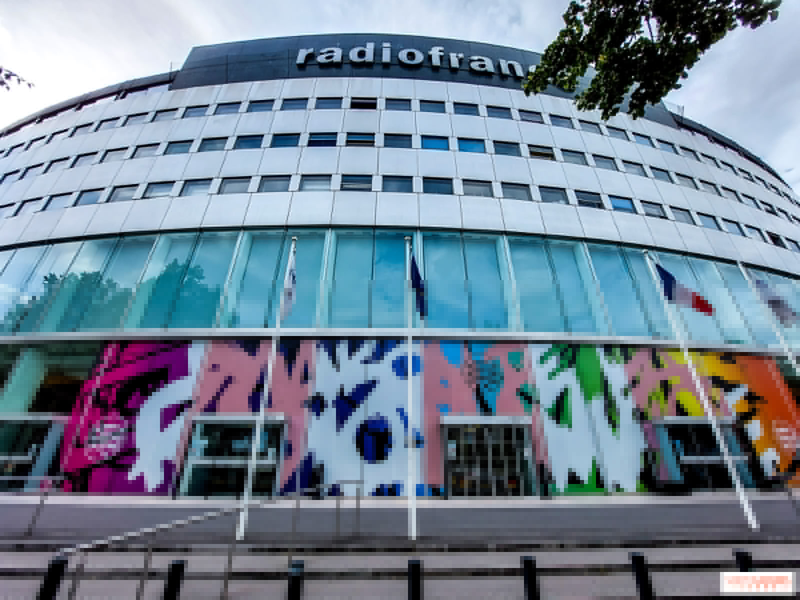 Peut-on visiter la Maison de la Radio, cet étonnant monument circulaire de Paris ?