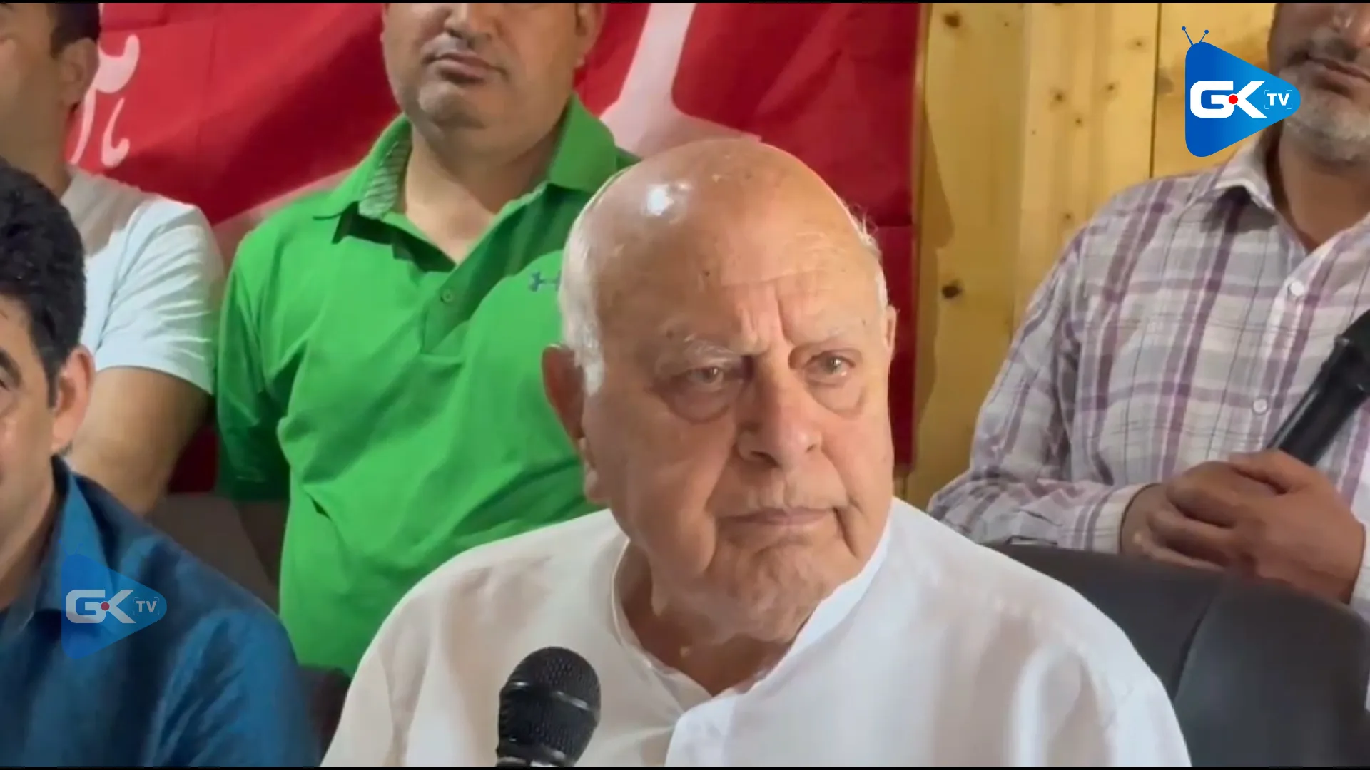 Dr Farooq pays tributes to MK Gandhi, LB Shastri on their birth anniversaries