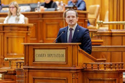 Deputatul Mihai Botez (USR): Interdicția cumulului pensie-salariu nu afectează domeniile educație și sănătate