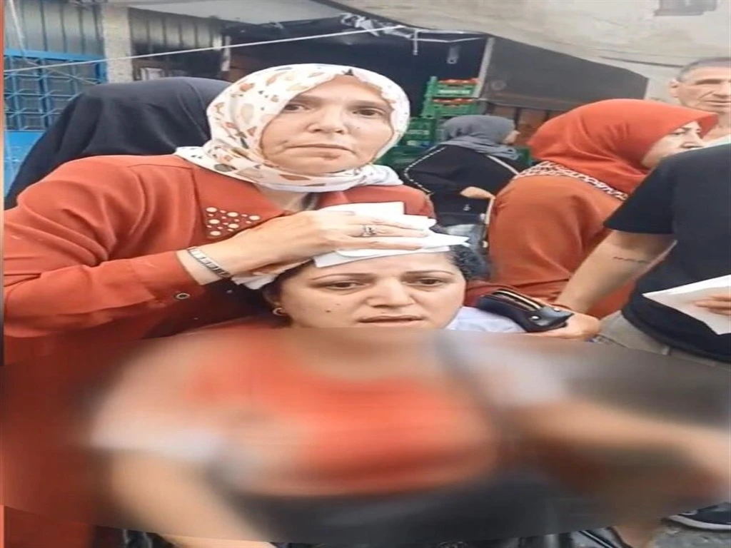 Pazarcıyla, müşteri kadın arasında armut kavgası