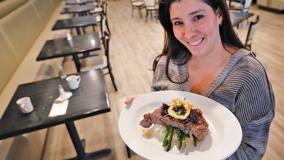 Popular South Shore restaurant — along with a house — up for sale for $2.85M