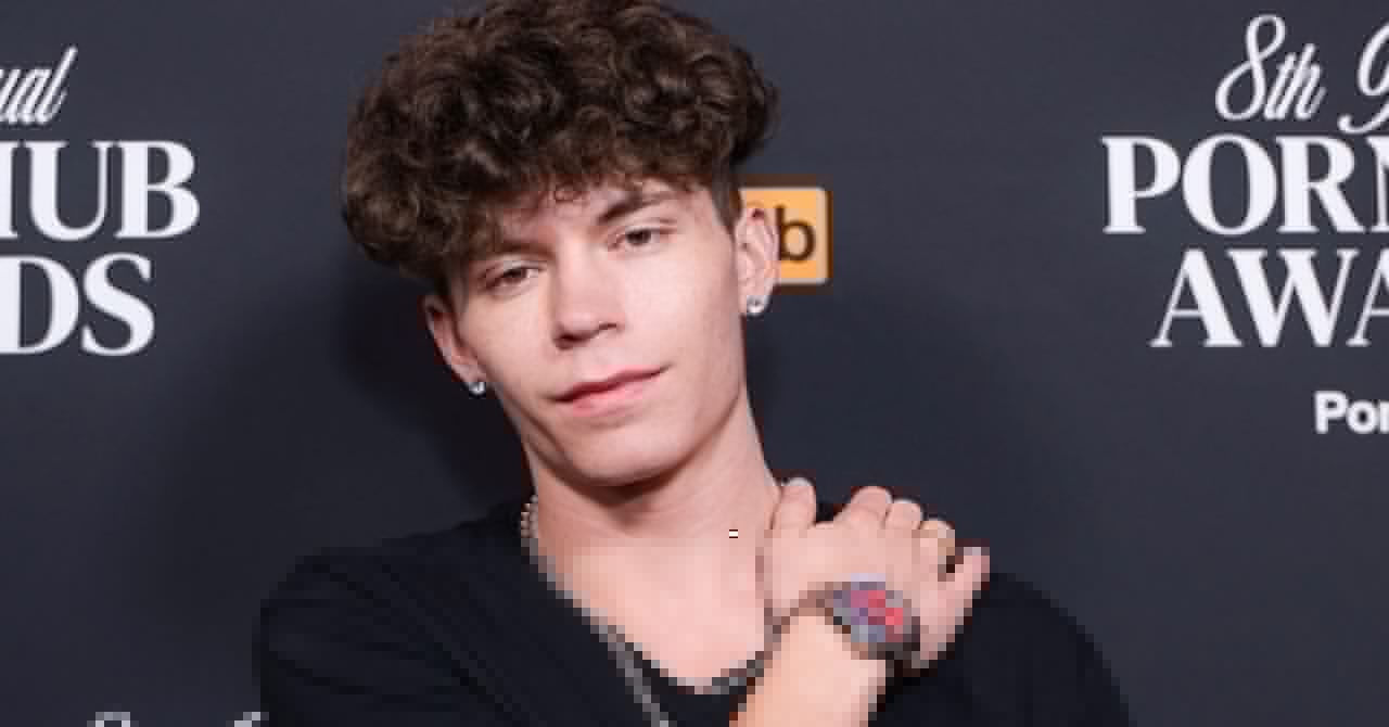 Comment on Three Arrests, Two States, One Very Messy Year for Drake Von  by Hector