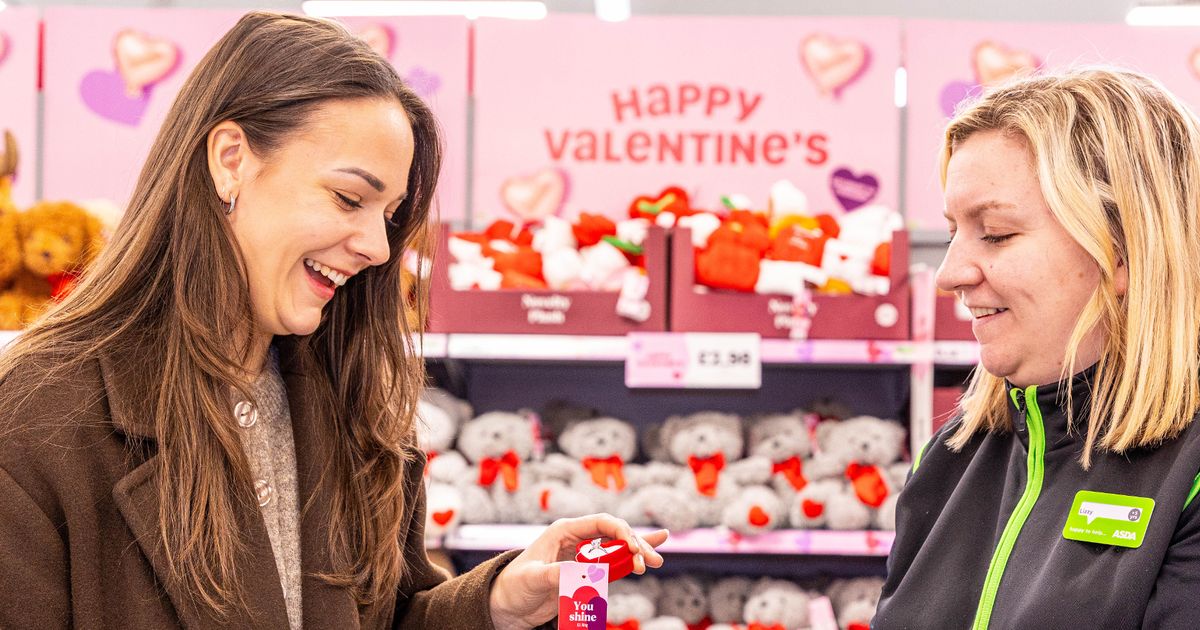Supermarket flogging engagement ring for Valentine's Day which gives you change from £1