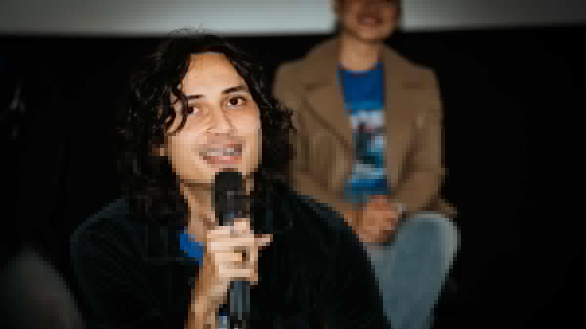 Samo Rafael Lepas Bayang-Bayang Dilan demi Hidupkan Karakter Basil di Film Dan Bandung