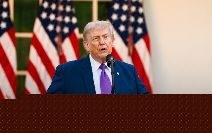 Trump renews anti-communism pledge