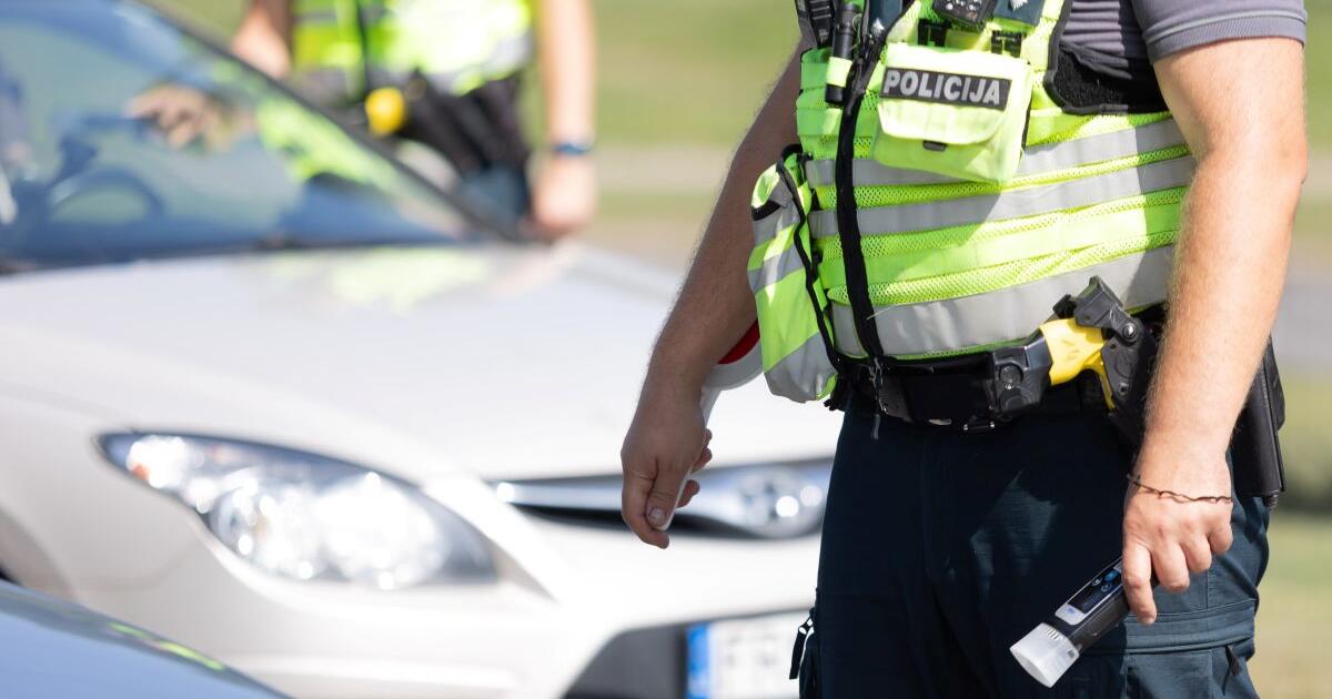 Į tarnybą vykusi policininkė sukėlė avariją