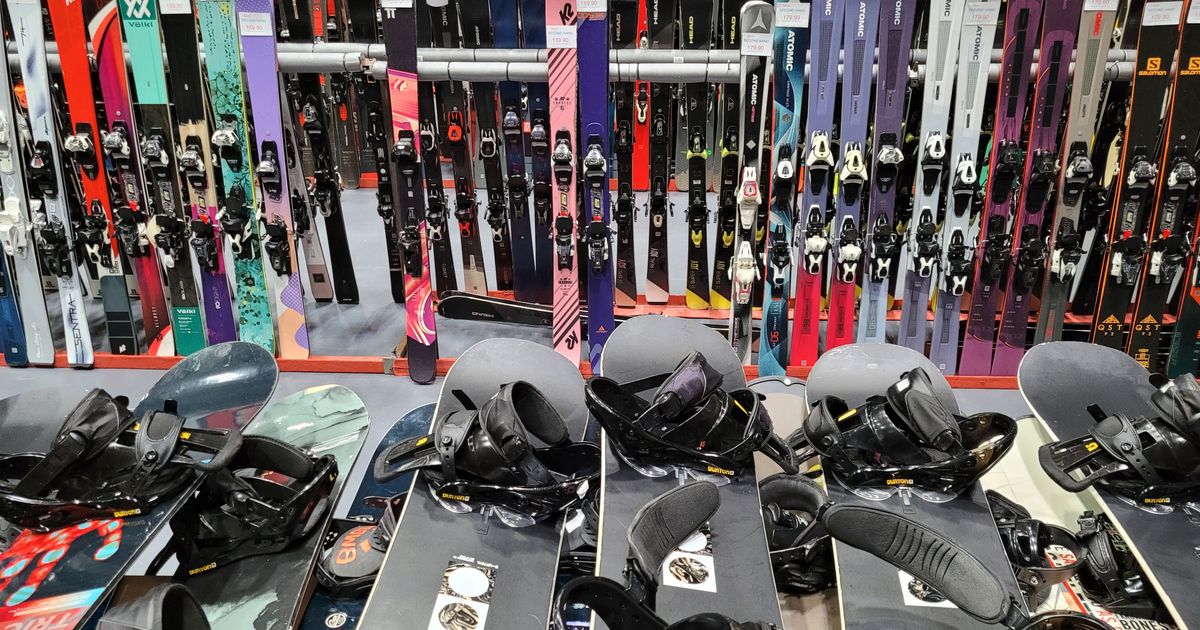 Geld sparen: So kommen Sie in Tirol günstig an eine Skiausrüstung