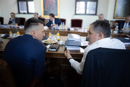 A választás előtti inflációs adatokat is kozmetikázhatja a kormány a rezsistoppal