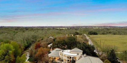 13-acre estate north of Austin listed at $5.95M hits the auction block