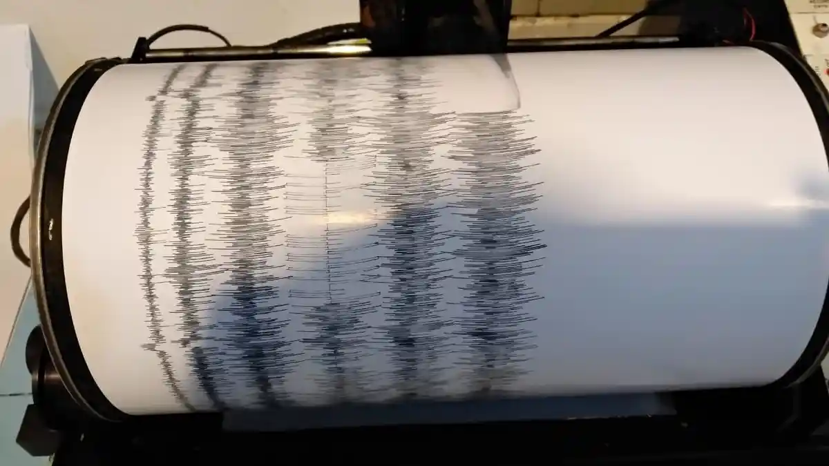 BREAKING NEWS: Gempa Bumi Magnitudo 5,2 Guncang Pangandaran, Dirasakan Hingga Bandung dan Sukabumi