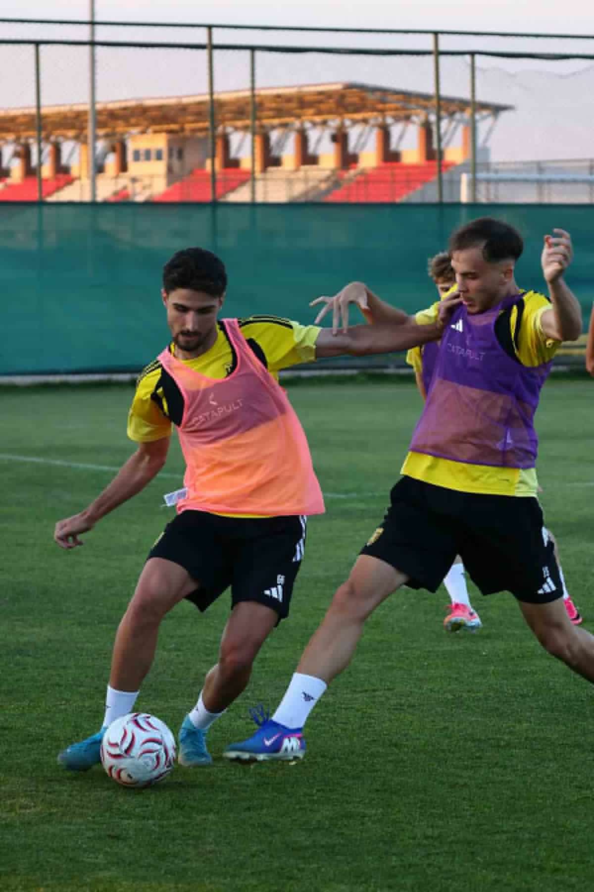 Aliağa FK'nın 11 Günlük Afyon Kampı Başladı