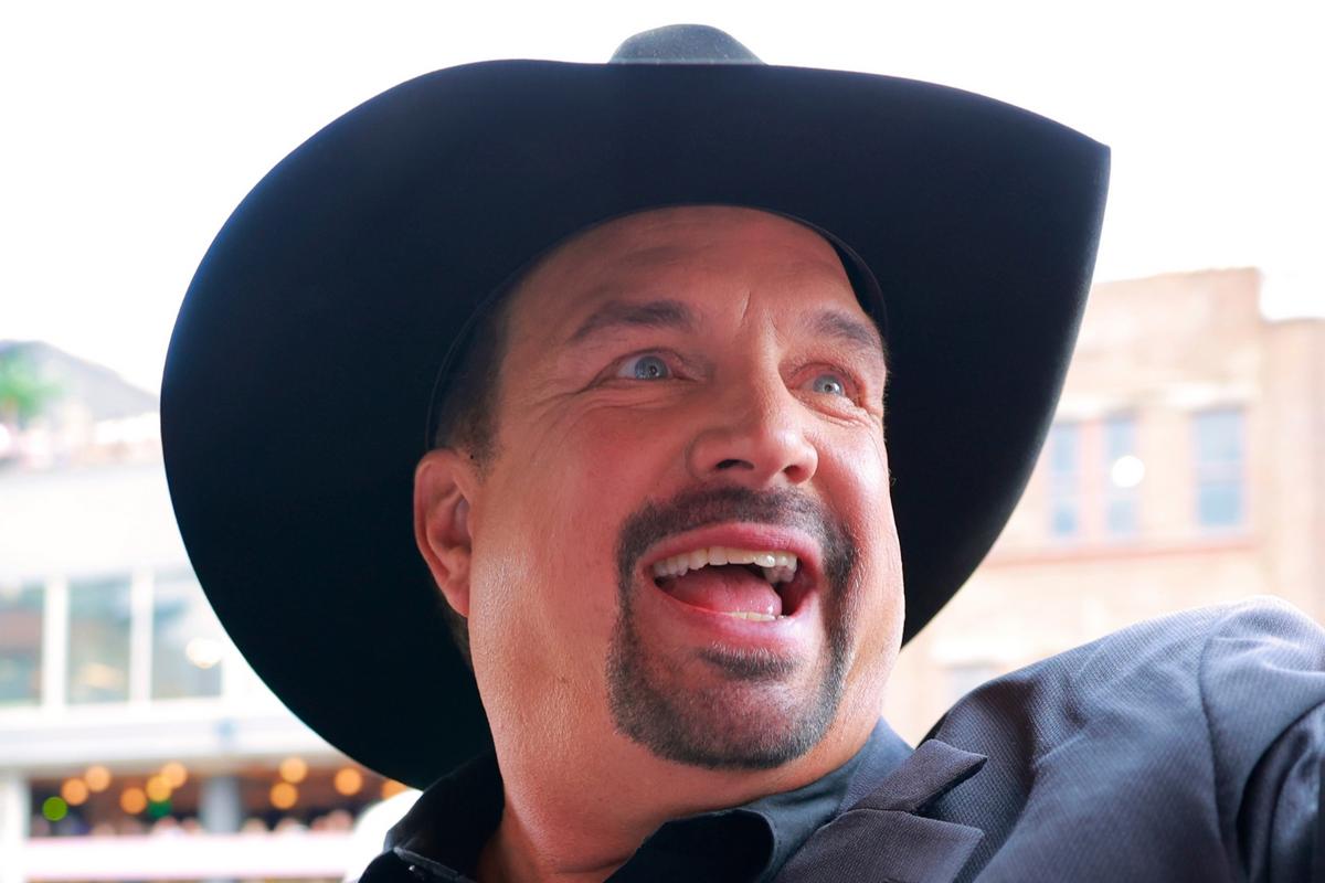 Garth Brooks Sings High Praises for These Two Country Women