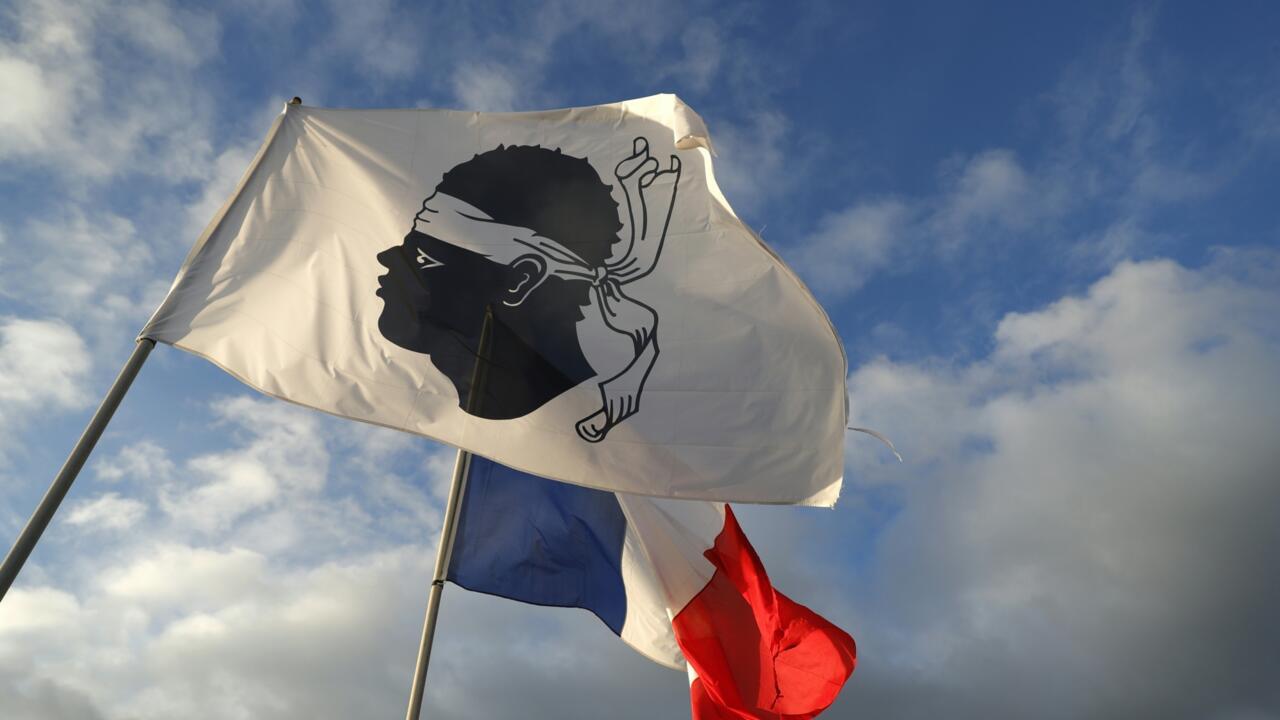 Corse: le FLNC rejette la "mascarade" de l'autonomie et menace les "envahisseurs" venant vivre sur l'île