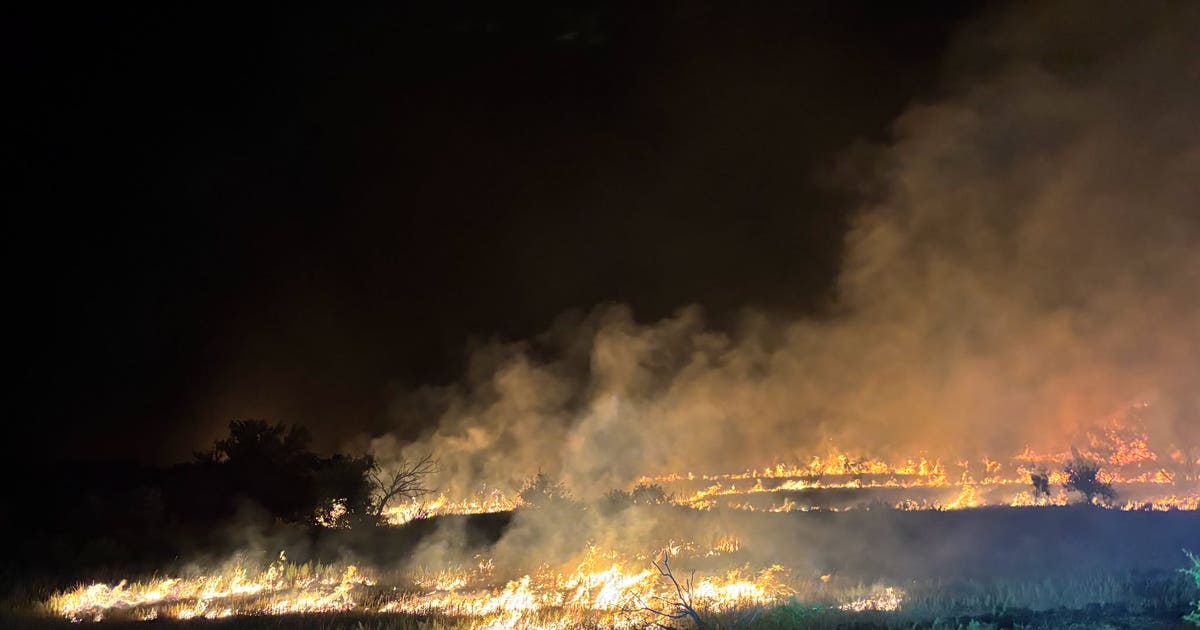 Texas firefighters battle 3,025-acre wildfire in Stephens County