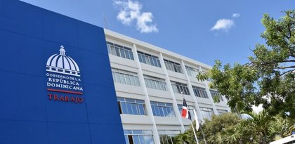 Ministerio de Trabajo presenta programa de tres meses pagados para entrenamiento de buscadores de empleo en las empresas