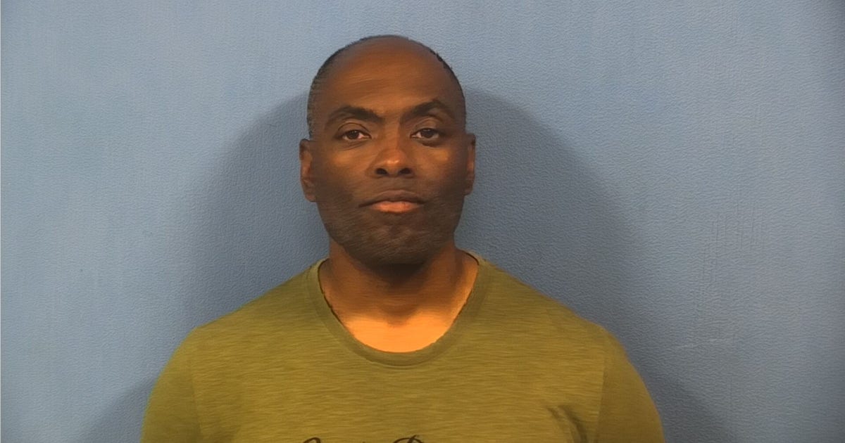 Chicago-area man sucker-punched 'innocent woman' while on pretrial release, prosecutors say