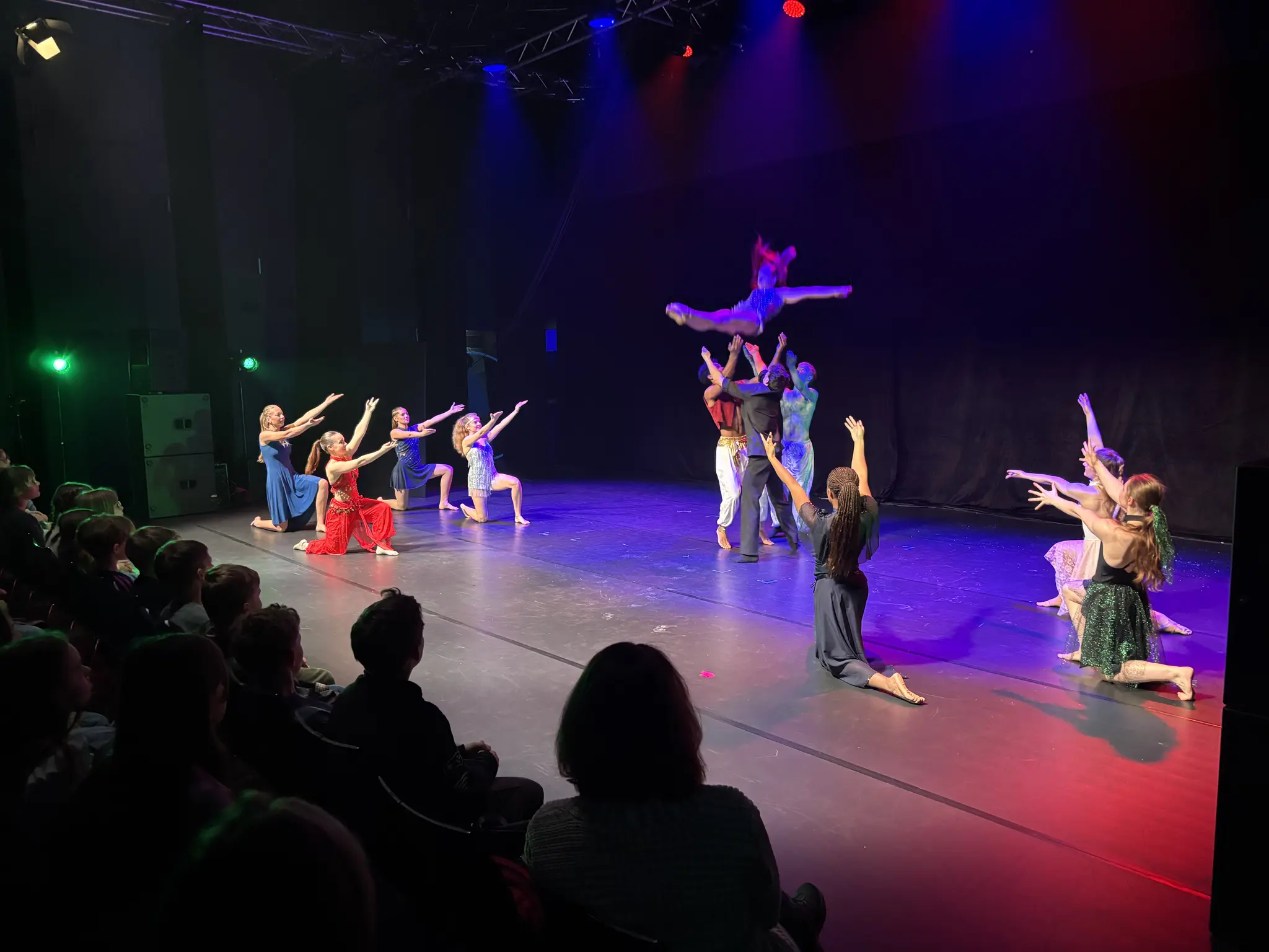 Junge Artisten begeistern in Kufstein mit Musical-Reise