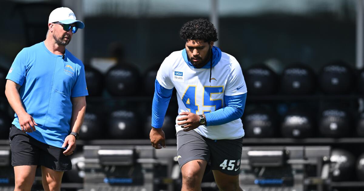Tuli Tuipulotu continues his training camp hold in as he chases new Chargers deal