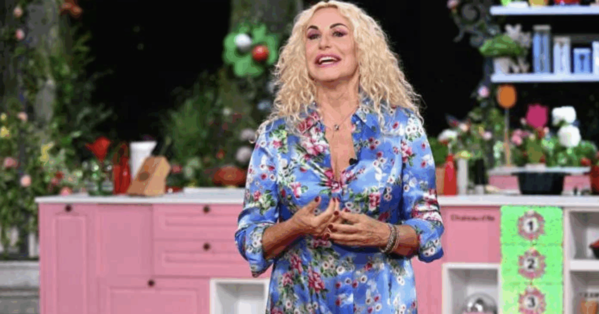 “Vi renderete conto che ho un po’ di sofferenza, tanto vi racconto sempre tutto. Ho un problema al diaframma da molto tempo”: così Antonella Clerici