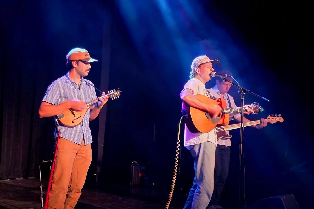 Buffalo Traffic Jam Draws Massive Crowd at Free Bozeman Show