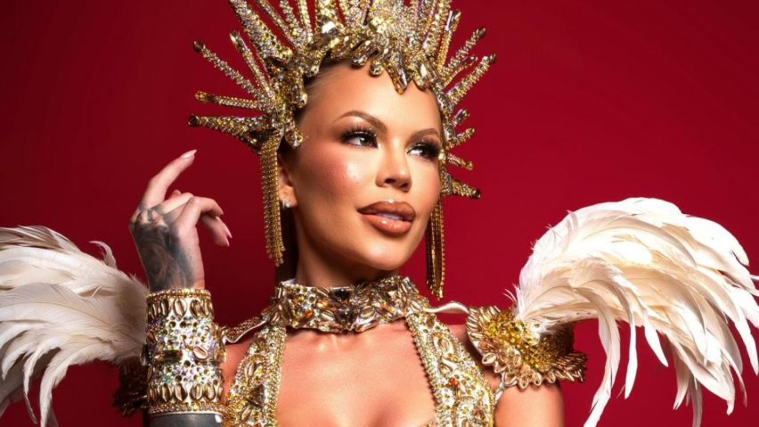 Carnaval 2026: Musa da Estácio de Sá detalha preparação para desfilar com 62 cm de cintura na Sapucaí
