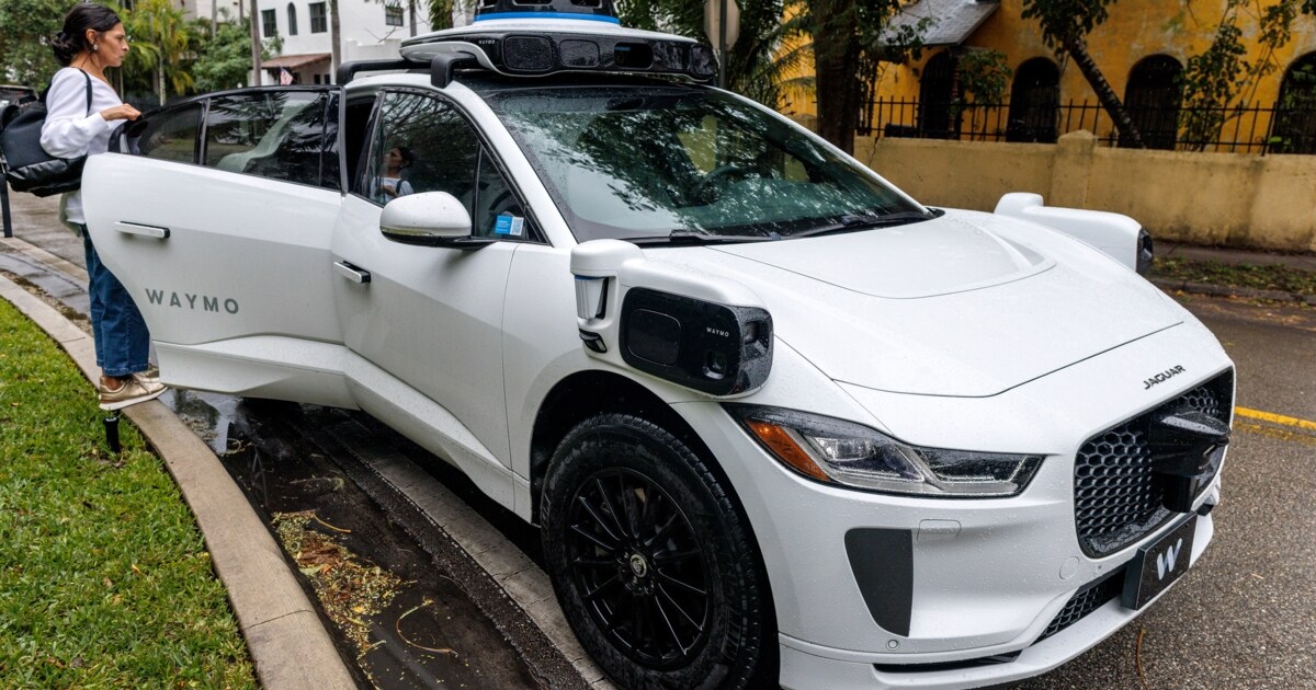 Ermittlung gegen Waymo - „Schlimmeres verhindert“: Robotaxi fährt Kind an