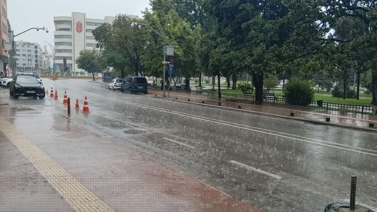 Samsun'da Kuvvetli Sağanak Hayatı Olumsuz Etkiledi