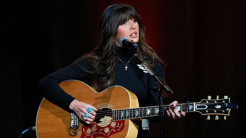 Ella Langley Announces Second Album ‘Dandelion’