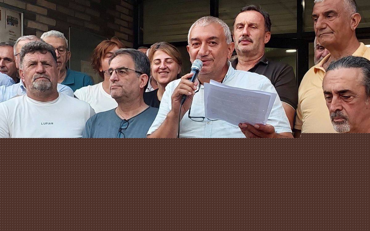 Fındıklı Belediye Başkanı Ercüment Şahin Çervatoğlu CHP'den istifa etti