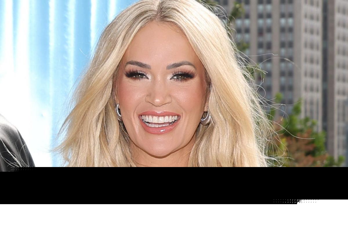 Carrie Underwood Returns to 'SNF'