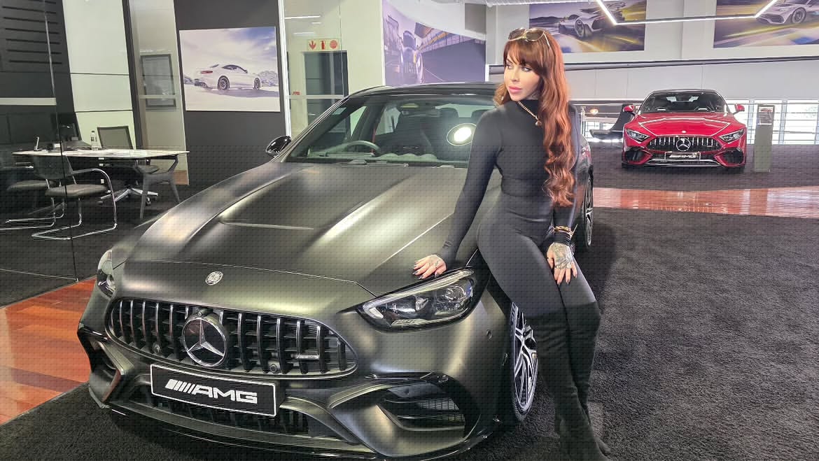 “A Spoilt Housewife,” Jojo Robinson Shows Off New Luxury Ride