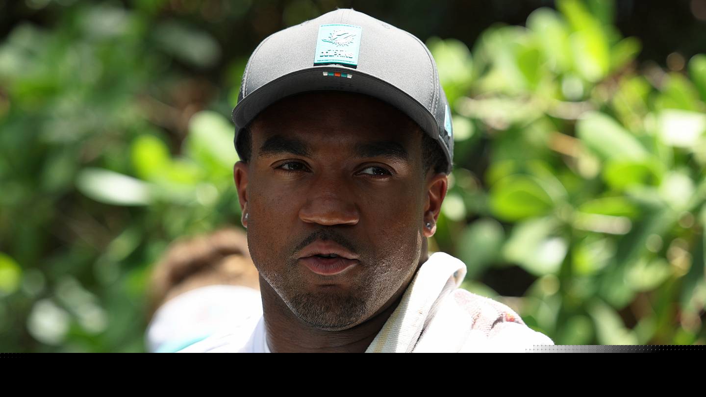 Jeff Hafley's comments on Dolphins' dynamic LB duo hint at a perfect problem