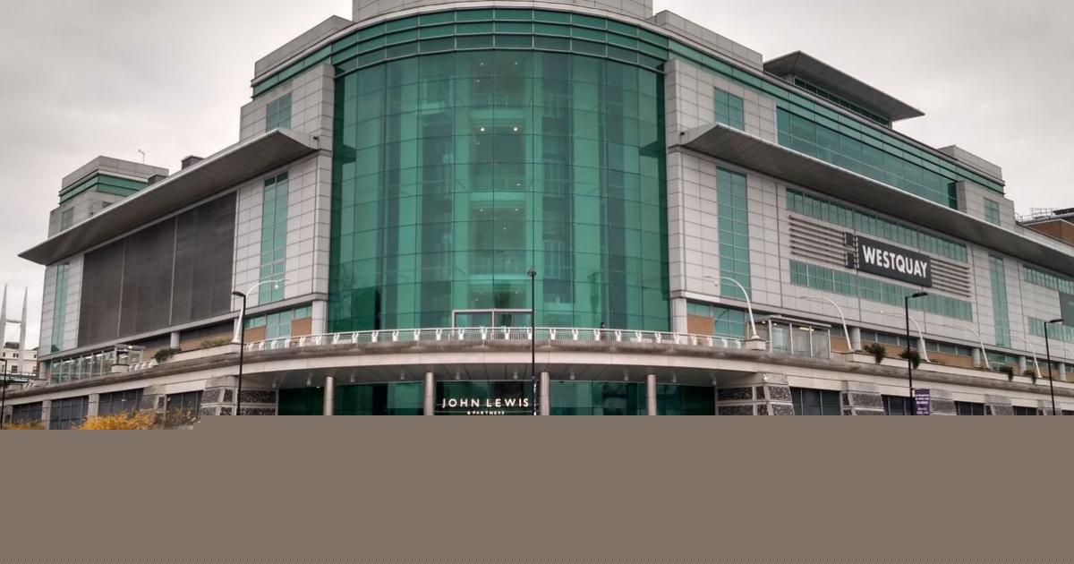 Thief stole bank cards and bluetooth speakers - In the Dock